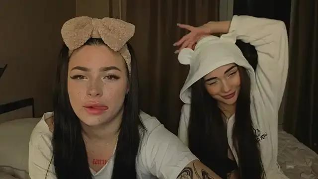 LisaAndDenis from StripChat is Freechat