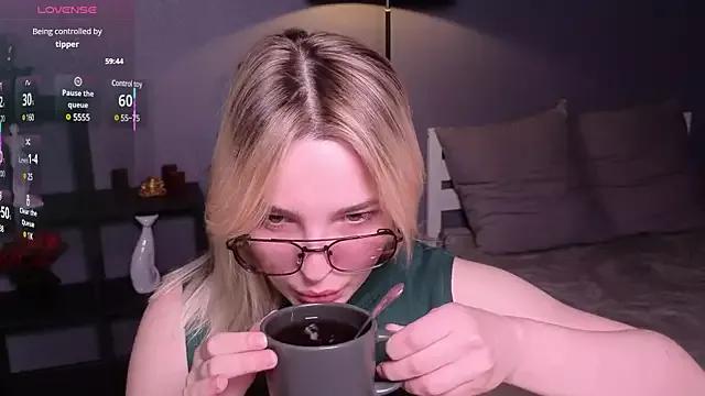 LisaBenner from StripChat is Freechat