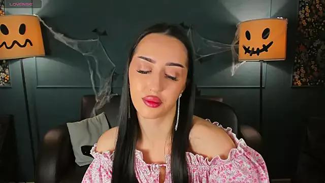 Explore our live girls sluts from our Custom and Multi clubs and checkout exclusive access to highly interactive content, such as shape, hair, titties, pussy type and many more.