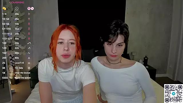 Lisafoxy_ from StripChat is Freechat