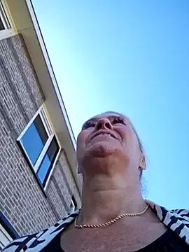 lisalustjouw from StripChat is Freechat