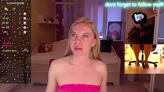 Explore our live girls sluts from our Custom and Multi clubs and checkout exclusive access to highly interactive content, such as shape, hair, titties, pussy type and many more.