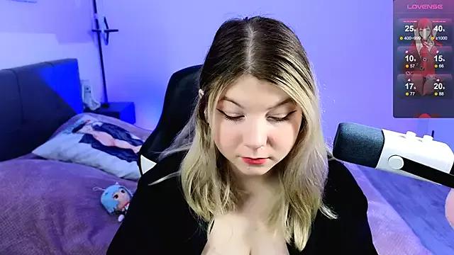 Lissalis from StripChat is Freechat