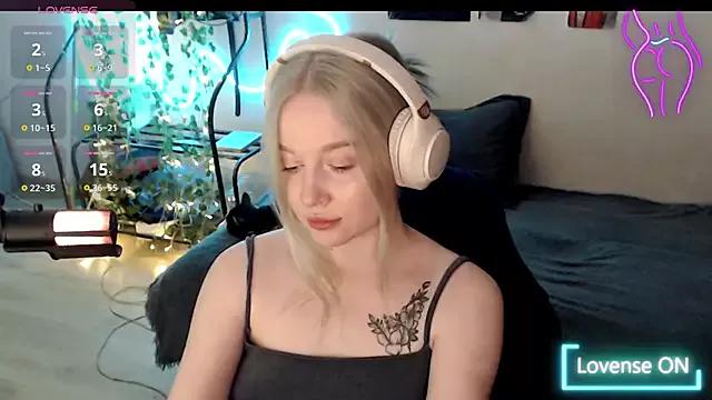 Explore our live girls sluts from our Custom and Multi clubs and checkout exclusive access to highly interactive content, such as shape, hair, titties, pussy type and many more.