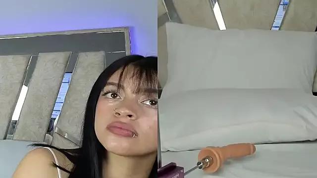 Explore our live girls sluts from our Custom and Multi clubs and checkout exclusive access to highly interactive content, such as shape, hair, titties, pussy type and many more.