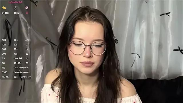 LittelShine from StripChat