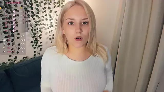 little__caprice from StripChat is Freechat