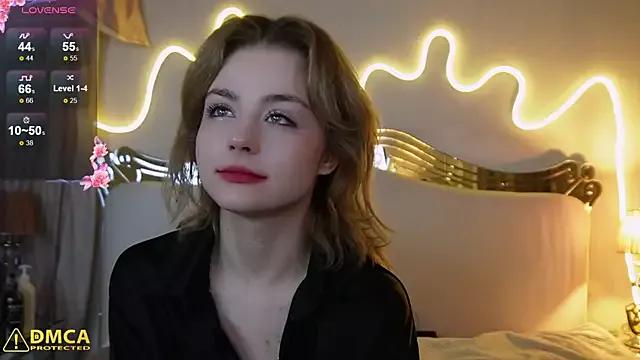 little__emily from StripChat is Freechat