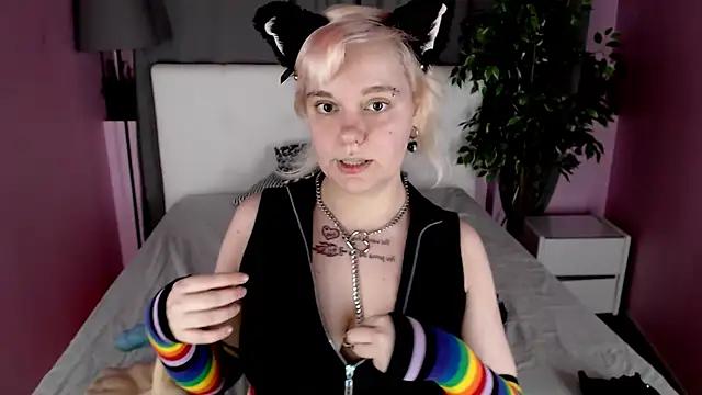 Explore our live girls sluts from our Custom and Multi clubs and checkout exclusive access to highly interactive content, such as shape, hair, titties, pussy type and many more.
