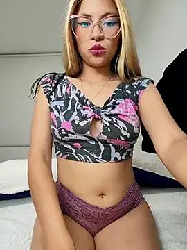little_mavi from StripChat