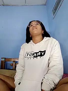 little_onixx from StripChat