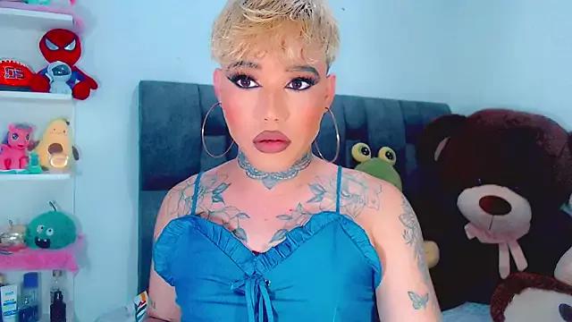 Explore our live girls sluts from our Custom and Multi clubs and checkout exclusive access to highly interactive content, such as shape, hair, titties, pussy type and many more.