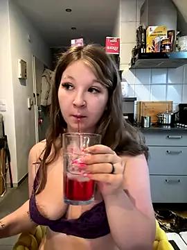 LittleChaosQueen from StripChat is Freechat