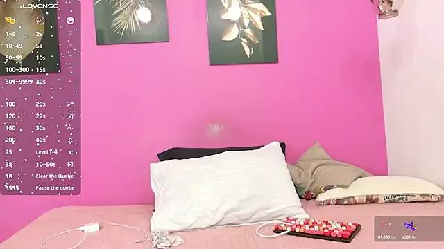 littlee_emilyy_ from StripChat