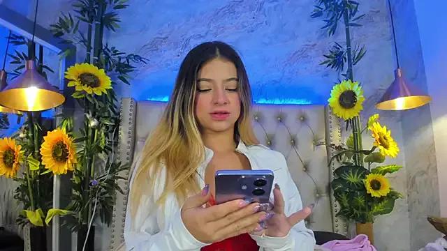 LittleeJaz from StripChat is Freechat