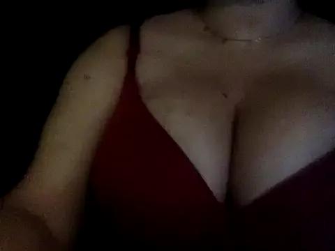 LittleHeartss from StripChat