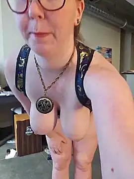 Explore our live girls sluts from our Custom and Multi clubs and checkout exclusive access to highly interactive content, such as shape, hair, titties, pussy type and many more.