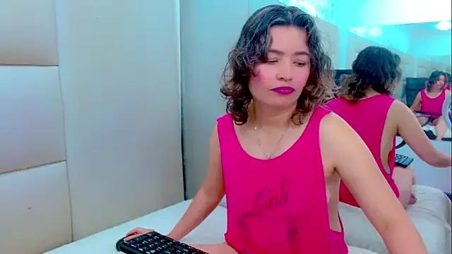 LittleMaria from StripChat