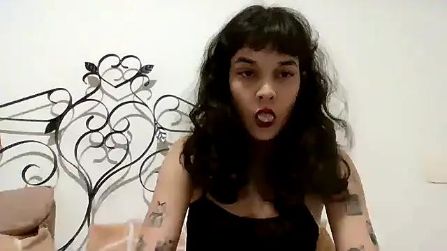 littlemisskimmy from StripChat is Freechat