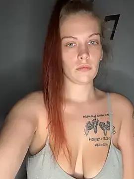 LittleRedMilf from StripChat is Freechat