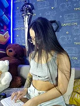 Explore our live girls sluts from our Custom and Multi clubs and checkout exclusive access to highly interactive content, such as shape, hair, titties, pussy type and many more.