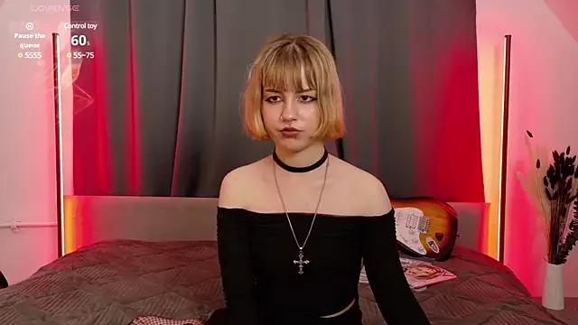 LiyaLuna from StripChat is Freechat