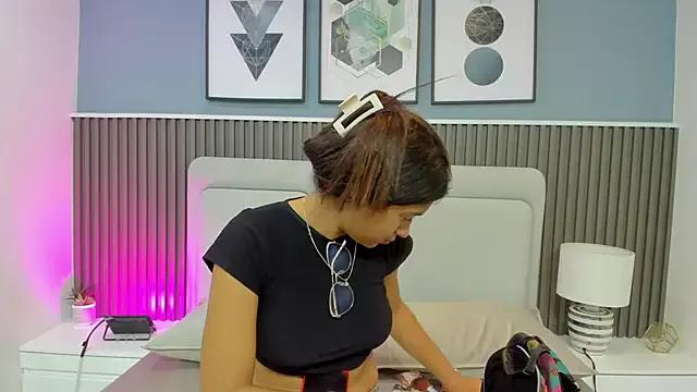 liz__cute from StripChat is Freechat