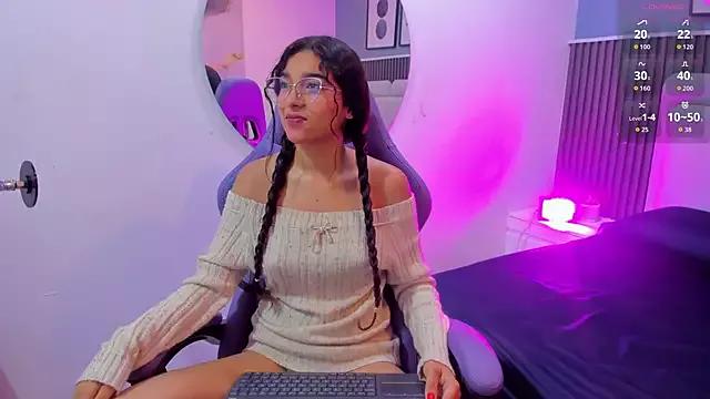 Explore our live girls sluts from our Custom and Multi clubs and checkout exclusive access to highly interactive content, such as shape, hair, titties, pussy type and many more.