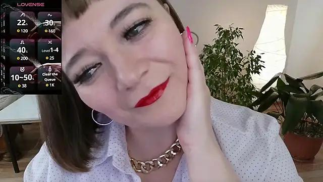 Explore our live girls sluts from our Custom and Multi clubs and checkout exclusive access to highly interactive content, such as shape, hair, titties, pussy type and many more.