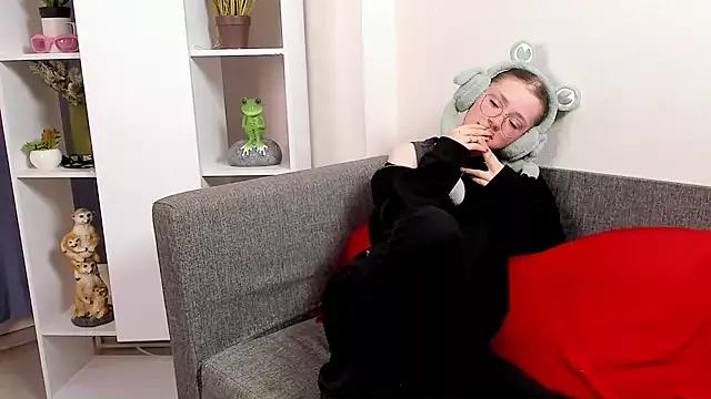 Explore our live girls sluts from our Custom and Multi clubs and checkout exclusive access to highly interactive content, such as shape, hair, titties, pussy type and many more.