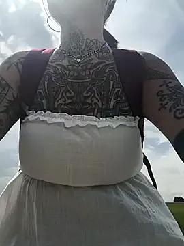 lizzardqueeen from StripChat