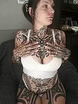 lizzardqueeen from StripChat