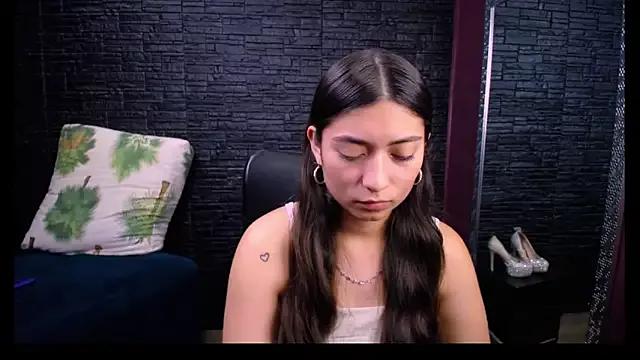 Lizzie_Collin from StripChat