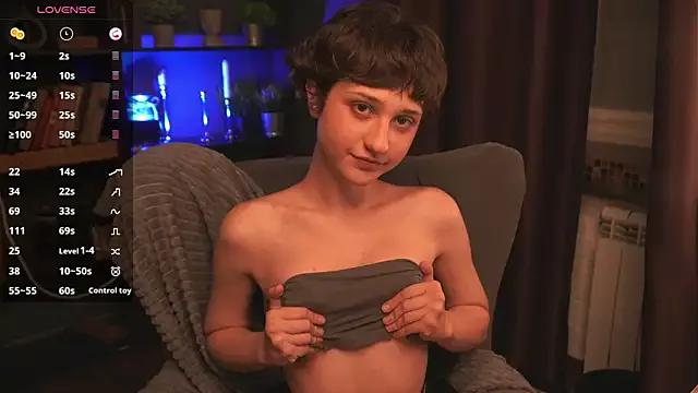 lizzydiz from StripChat is Freechat