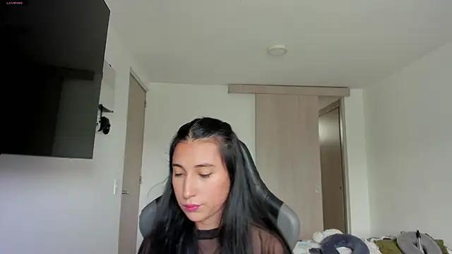 lizzyluk_ch from StripChat