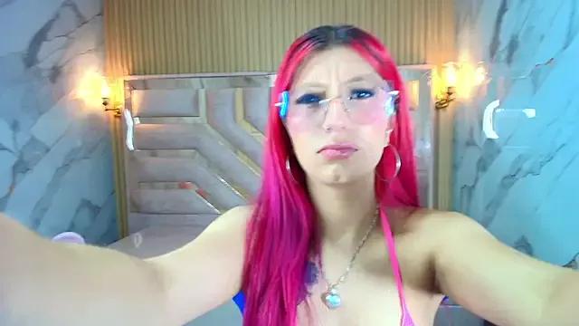 lola_bonnie_r from StripChat is Freechat