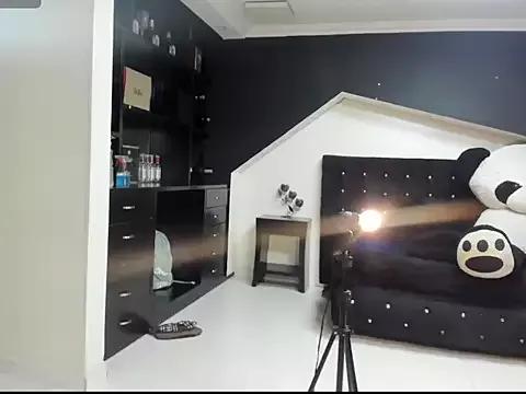 lola_cook from StripChat is Freechat