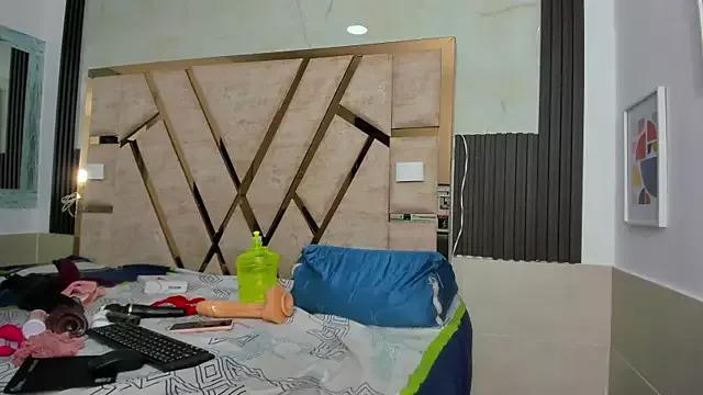 lola_hornei from StripChat