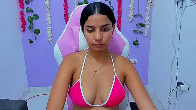 Lola_laann from StripChat