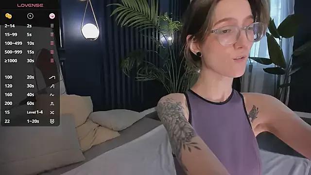 Explore our live girls sluts from our Custom and Multi clubs and checkout exclusive access to highly interactive content, such as shape, hair, titties, pussy type and many more.