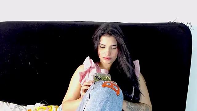lolaa_staars from StripChat