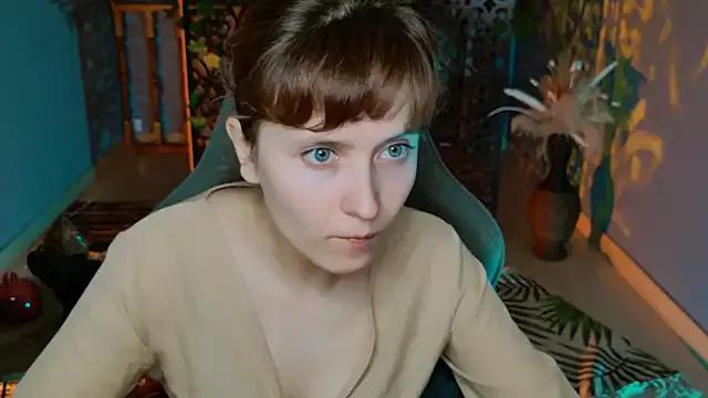 LolaAsmus from StripChat is Freechat