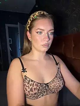 Lolababydoll from StripChat is Freechat