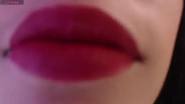 LolaLarsson from StripChat