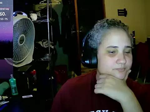 lolalicious_758 from StripChat