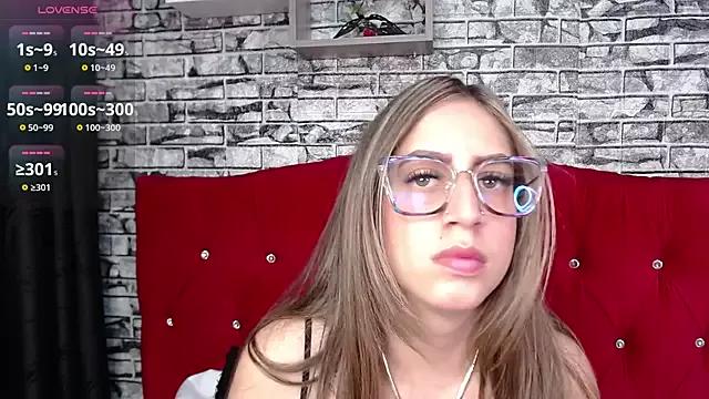 lolalove_vip from StripChat