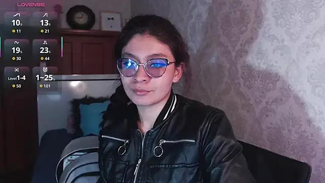 LolaRicci from StripChat is Freechat