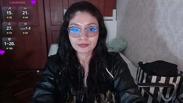 LolaRicci from StripChat is Freechat