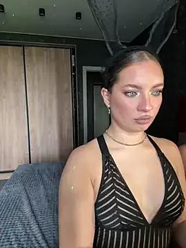 Explore our live girls sluts from our Custom and Multi clubs and checkout exclusive access to highly interactive content, such as shape, hair, titties, pussy type and many more.