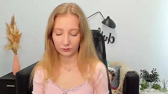 Explore our live girls sluts from our Custom and Multi clubs and checkout exclusive access to highly interactive content, such as shape, hair, titties, pussy type and many more.